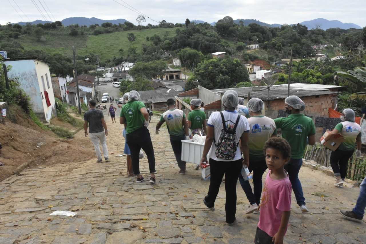 Camacã: Doações de alimentos e máscaras ajudam afetados pela pandemia em Leoventura